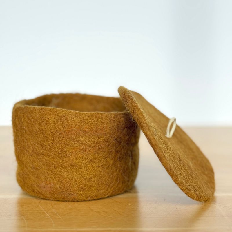 Pot with lid